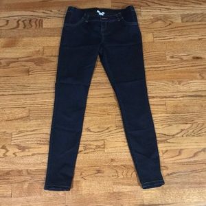 Liz Lange Maternity skinny legs jeans!